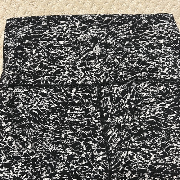 Lululemon Wunder Under Legging high rise Luxtreme size 8 - Picture 2 of 3